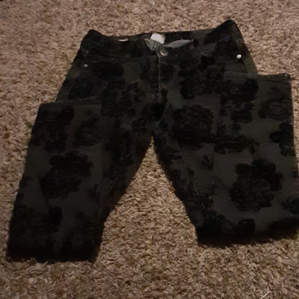 Decree size 5 black jeans with floral velour print
